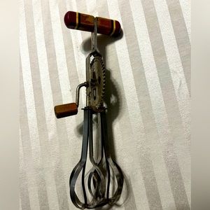 Vintage Retro Stainless Steel Working Hand Held Eggbeater
